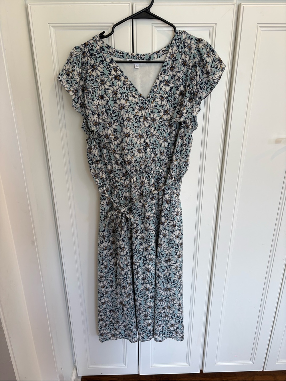 DR2 Light Blue Floral V-Neck Midi Dress with Tie Waist